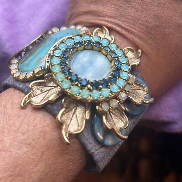 Pretty jewel encrusted cuff with cloth wrapping. - Picture 7 of 7